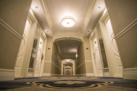 豪华旅馆大厅走廊灯光照亮图片