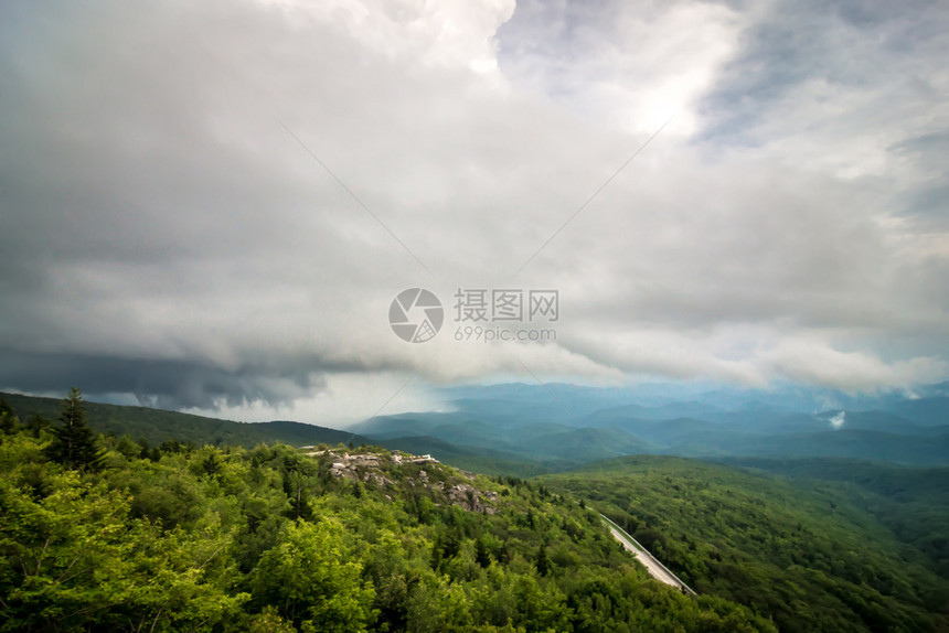 蓝脊露天风景图片