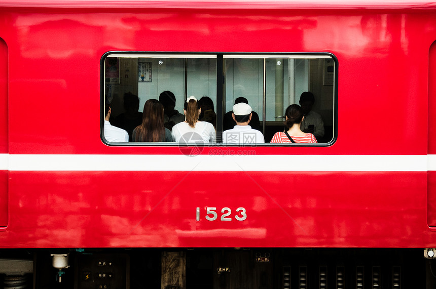 2014年7月日在本yokham站eiuy火车站搭乘当地交通列车客图片