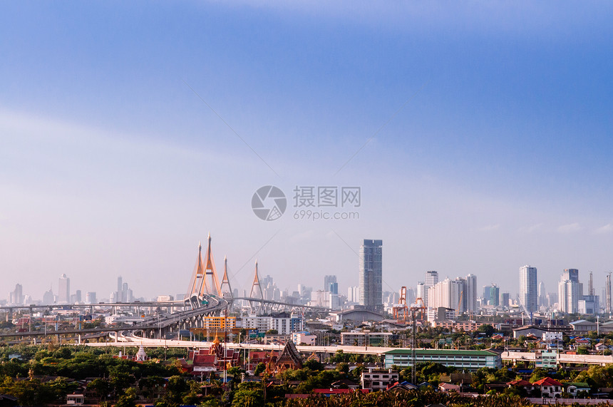 201年8月日BangkohailndBgko天线城市风景和国王bhumiol桥或工业环图片