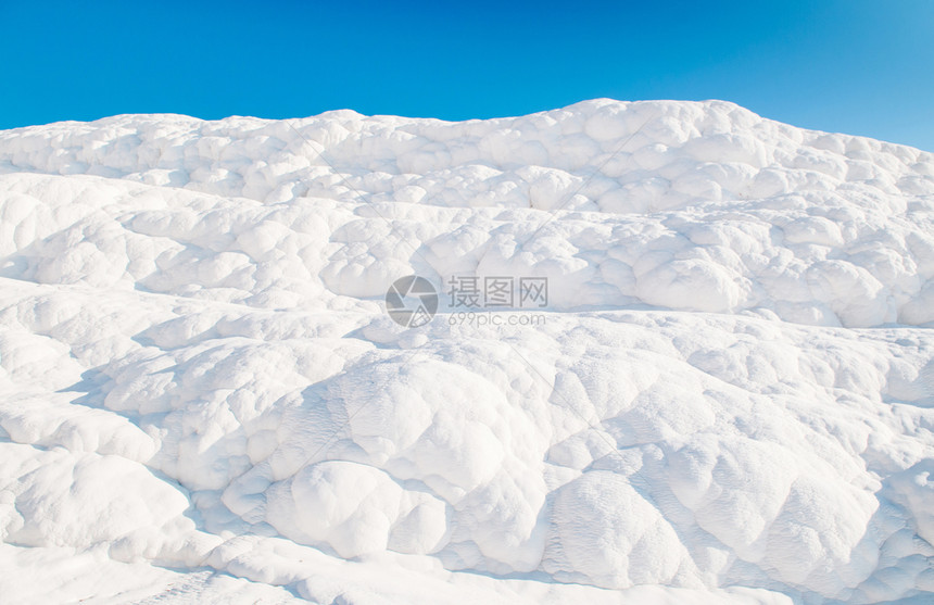 位于帕穆卡勒黑尼西里火鸡等地的圆形池塘梯田景观图片