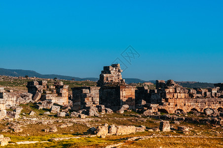 山地上古老的脊废墟帕穆卡勒山地黑尼西里火鸡图片