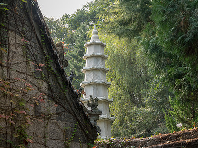 在青岛附近的罗山古老陶伊寺庙图片