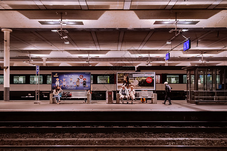 瑞士伯恩市火车站平台图片