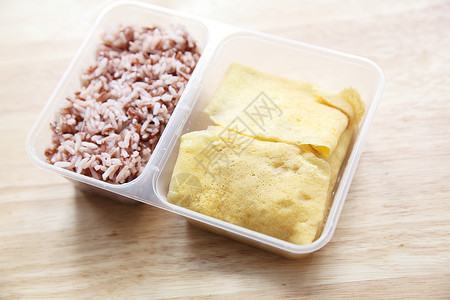 清洁食品鸡蛋饼和米饭高清图片