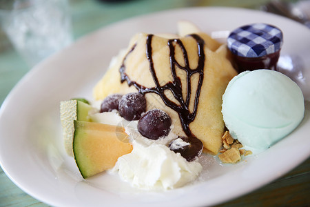 水果冰淇淋蛋糕图片