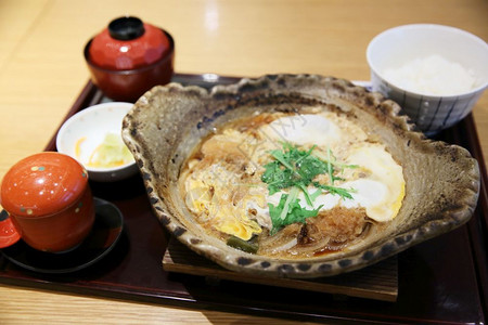日式含猪肉的蒸蛋背景图片