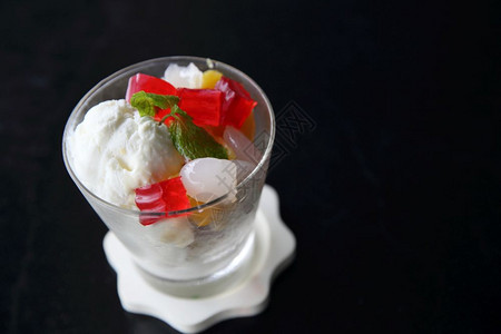 泰式椰子冰淇淋背景图片