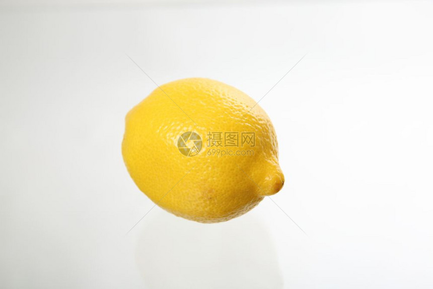 白底孤立的柠檬图片