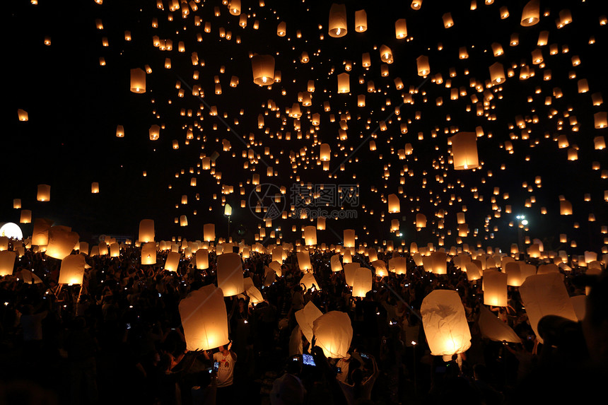 在泰国的浮动灯节图片