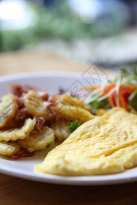 土豆煎饼美味的鸡蛋早餐家庭风格背景