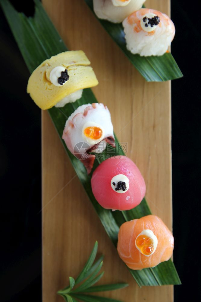 混合寿司Nigr球日式意大利菜图片