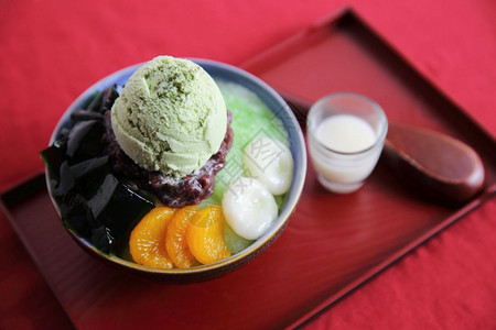 台湾风味手抓饼日本绿色茶叶刮冰背景
