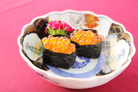 三文鱼蛋寿司图片