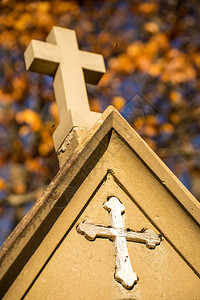 屋顶上的十字架图片