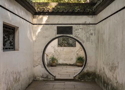 通往上海老城豫园院子的大门图片