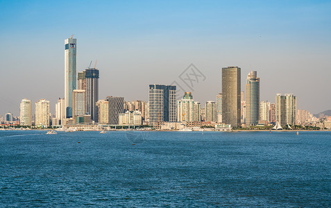 海的Xiamen城市天线的全景海中Xiamen城市的天线接近港口图片