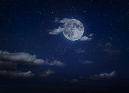 月亮星星云月亮和夜云光背景深蓝色背景