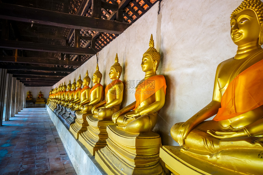 泰国大城府菩萨寺的金佛像泰国大城府佛寺黄金佛像图片