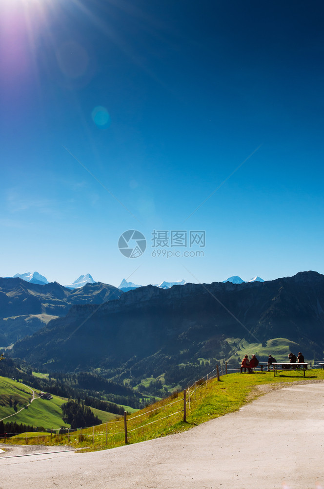 2013年秋天Marbcheg滑雪区的明日下旅游者中部的wishzerland生物圈保护区图片