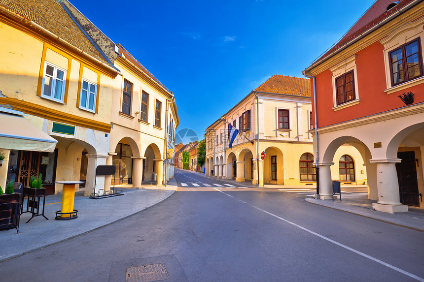 Vuvkoar镇广场和建筑街景croati的斯拉沃尼亚地区图片