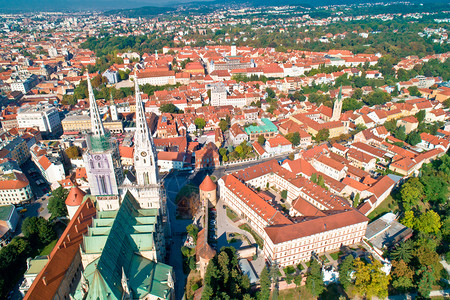 萨格勒布大教堂和市中心空观察首都croati图片