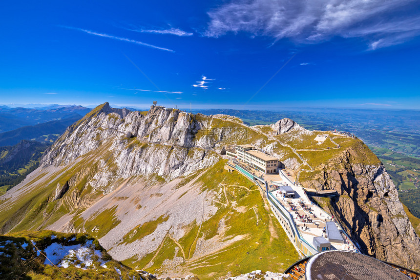 Pilatusklm山峰和周围高的风景高山峰的威茨兰图片