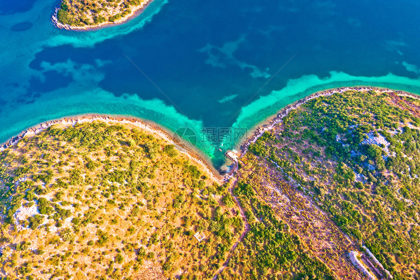 地中海岛湾空观察扎达尔克罗提亚群岛图片