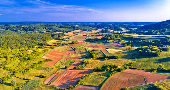 北croati北部Aptovec村空中观察附近高清图片