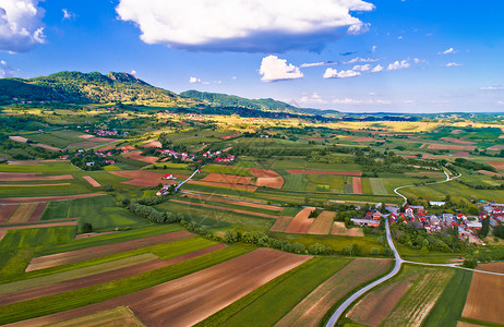 克罗蒂申中世纪村庄高清图片