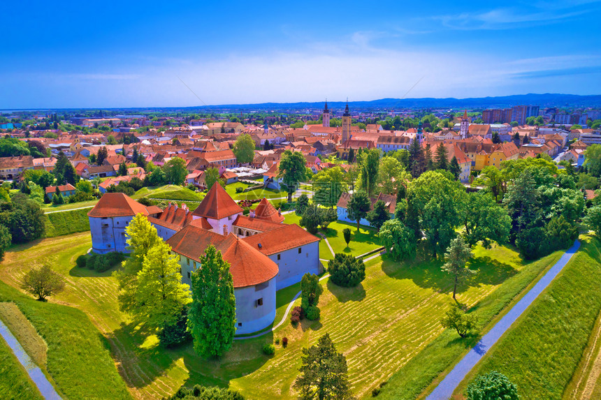 北部croati北部具有历史意义的Varzdin镇空中全景图片