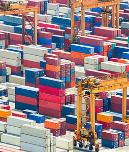 什拉波尔货运港多彩集装箱的空中观察高清图片