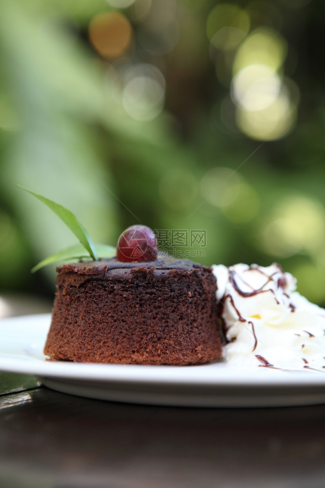巧克力蛋糕特写图片