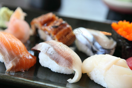 尼图素材寿司芥末加生鱼寿司近视图背景