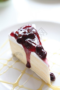蓝莓花心蛋糕图片
