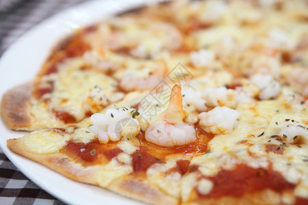 披比萨海鲜番茄香肠虾高清图片