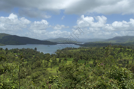 山地和河水风景山地和河水风高清图片