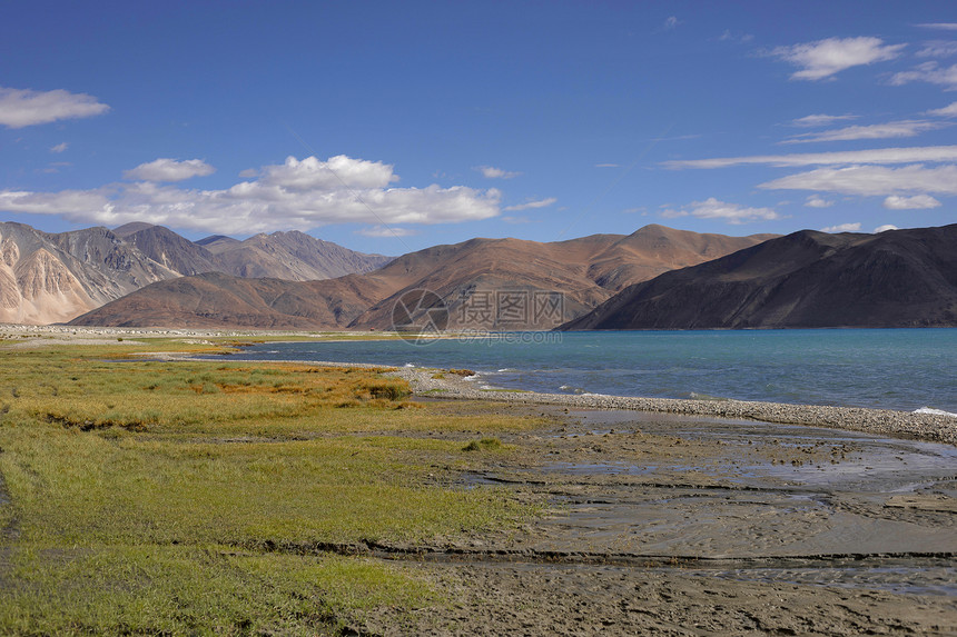 南锥体湖和喀什米尔indapngots或高草原湖从印地亚延伸到湖的长度大约一半在南锥体湖北和喀什米尔inda图片