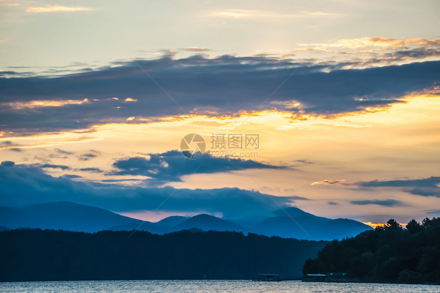 南卡罗莱纳湖的美丽风景图片