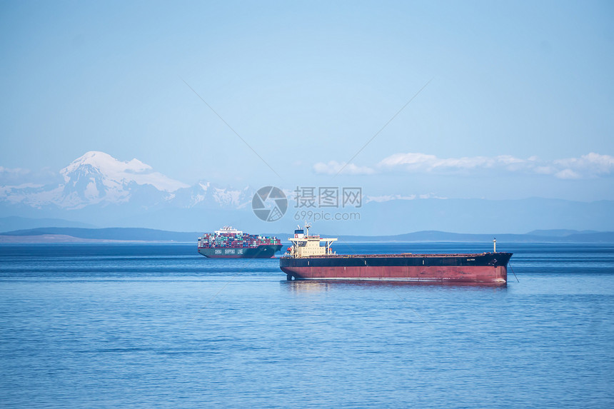 海上油轮货船图片
