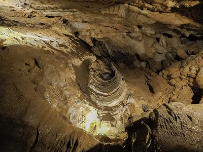 洞穴探险者地下洞穴禁靠近塞维尔特尼斯西背景