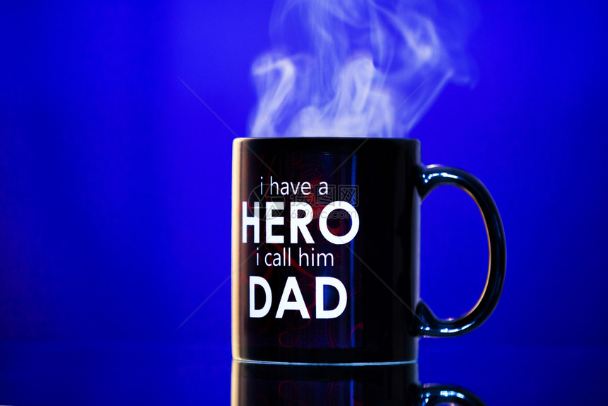 和爸一起喝咖啡杯是我的英雄图片