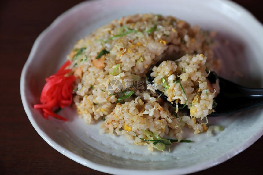 日式油炸炒米饭图片