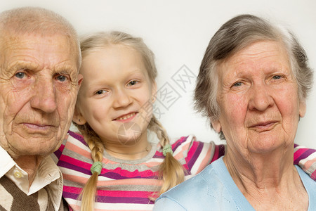 曾孙女曾祖母孙女祖父的肖像背景