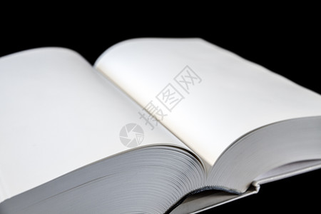 打开空白字典书模型黑背景书籍图片