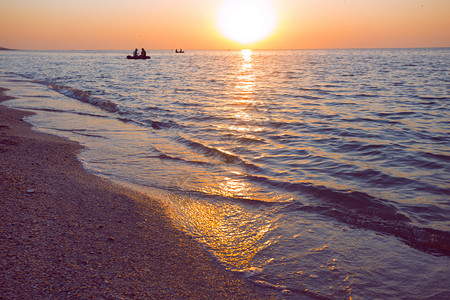 帕基里海滩快乐的周末在海边乌拉尼面的风景海面的阿佐夫乌拉尼背景