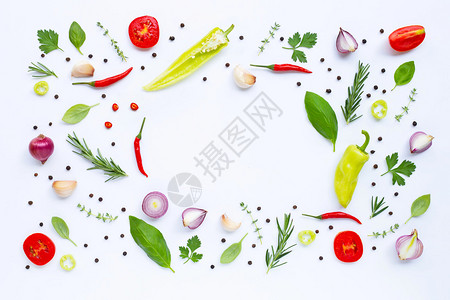 各种新鲜蔬菜和草药白本有复制空间健康饮食概念图片