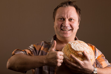 男人和面包类的情感图片