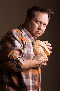 男人和面包类的情感图片