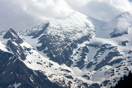 冬季雪山风景高清图片